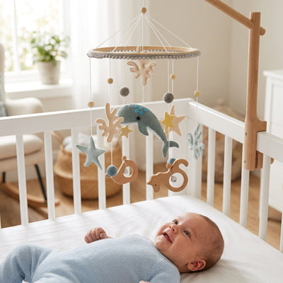 bebe regarde mobile pour lit bebe