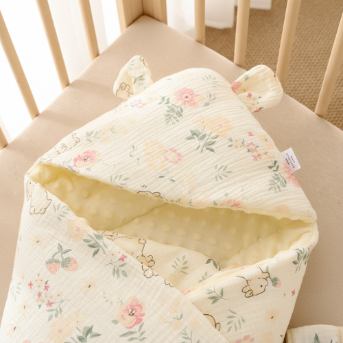 Nid d'ange bébé fille motif fleur