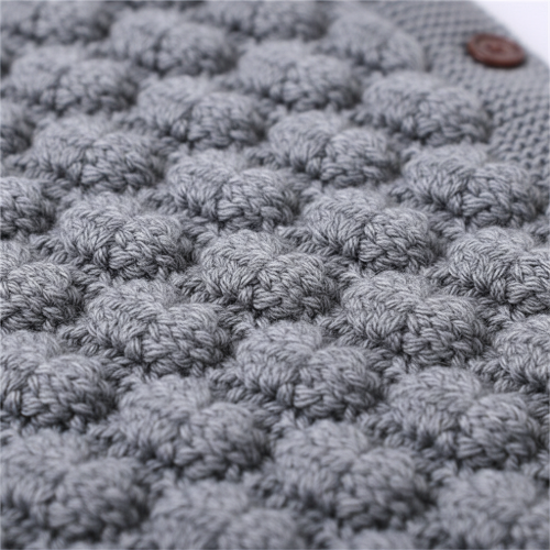 Nid d'ange bébé gris tricoté